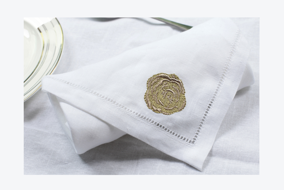 100% linen wedding cocktail napkin （a circle of hole）