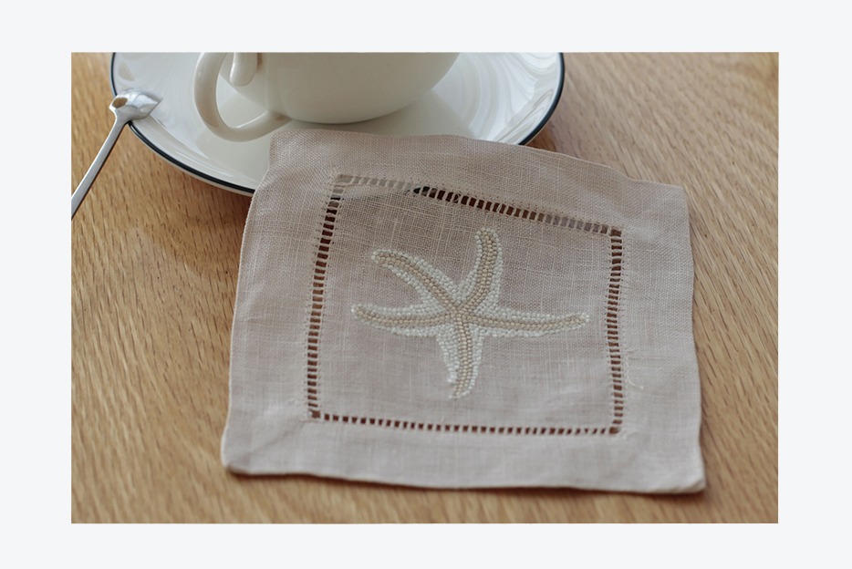 100% french linen napkin/ printed napkin /hand hemstitch embroidered napkin （a circle of hole )